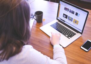 モニターとはマーケティングにどのように活用されるのか？