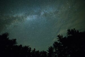 主婦が夜に稼げるアンケートはどこで見つけられる？