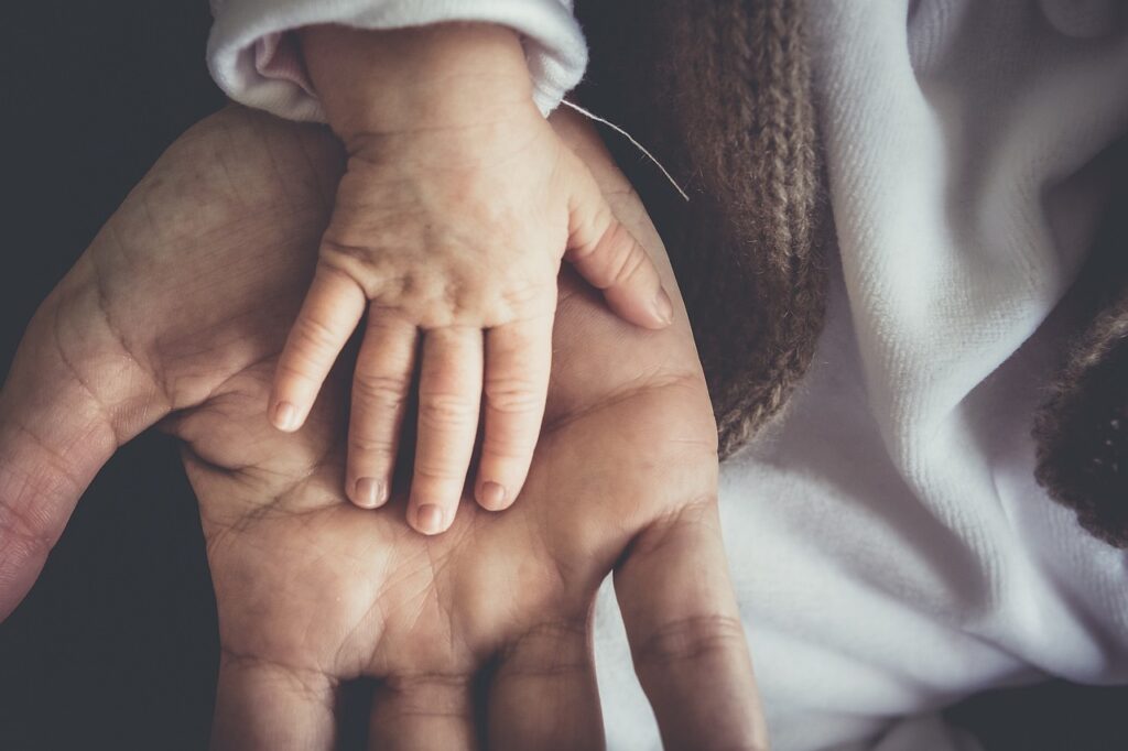 子育て中の主婦が在宅副業を続かない悩みを解決する方法は？