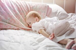 子育て中の主婦が夜に始められる高単価スキル不要の仕事は？